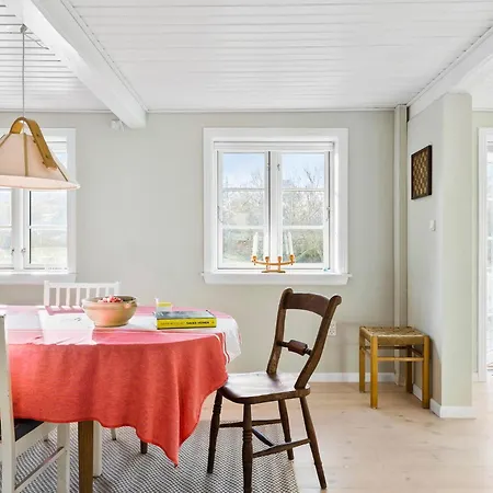 Semesterbostad Beautiful In Aakirkeby With Wifi