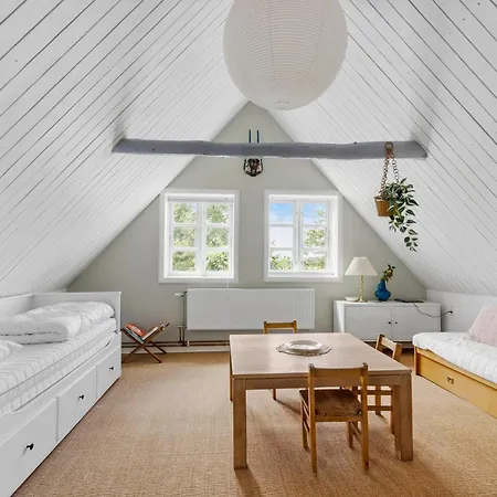 Σπίτι διακοπών Beautiful In Aakirkeby With Wifi Åkirkeby