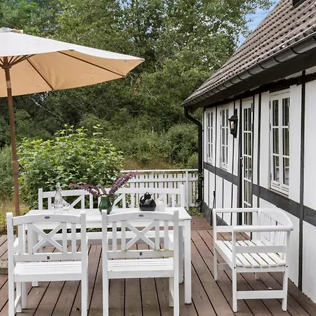 Semesterbostad Beautiful In Aakirkeby With Wifi